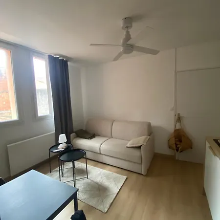 Calme Au Centre Apartment *